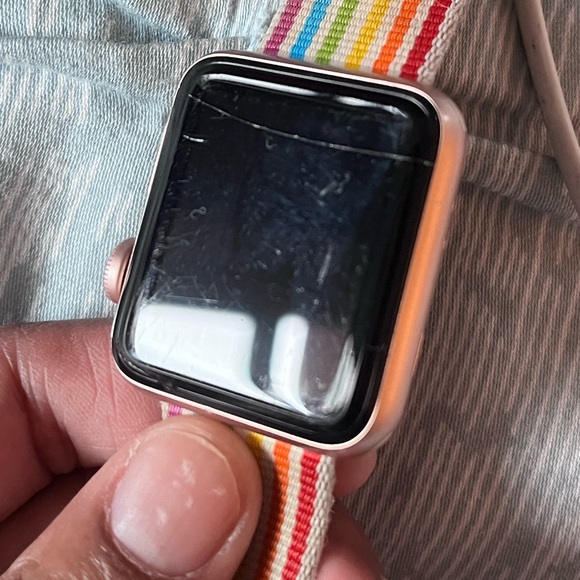 Series 3 Apple Watch - crack on screen main image 6